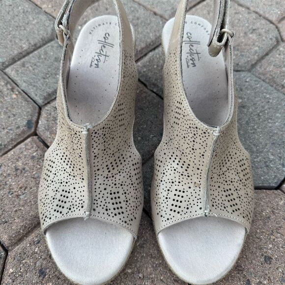 Clarks Women's Beige Slingback Wedge Sandals Size 9.5 Peep Toe Casual- like new - Picture 1 of 12